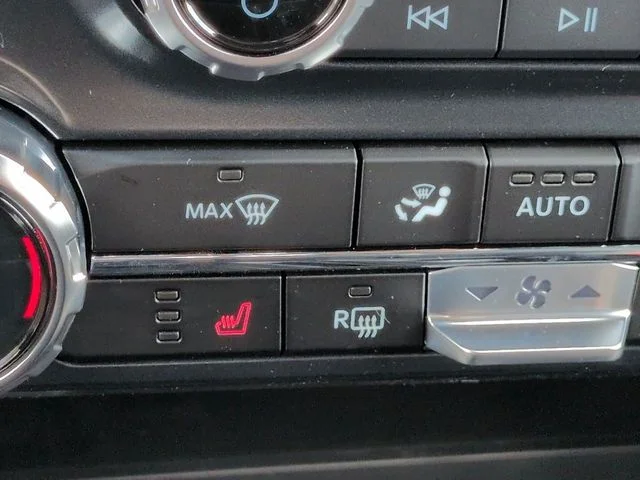 New 2026 Marsh Gray Ford XLT image 22