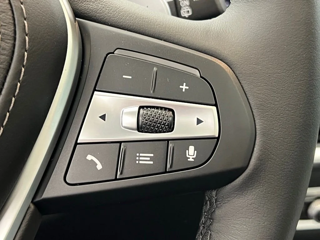 New 2026 Black Sapphire Metallic BMW sDrive40i image 18