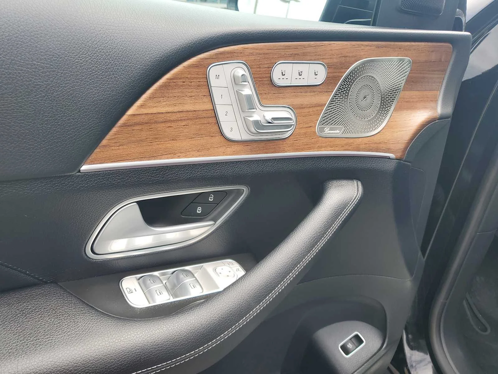 Used 2024  Mercedes-Benz GLS 450 image 19