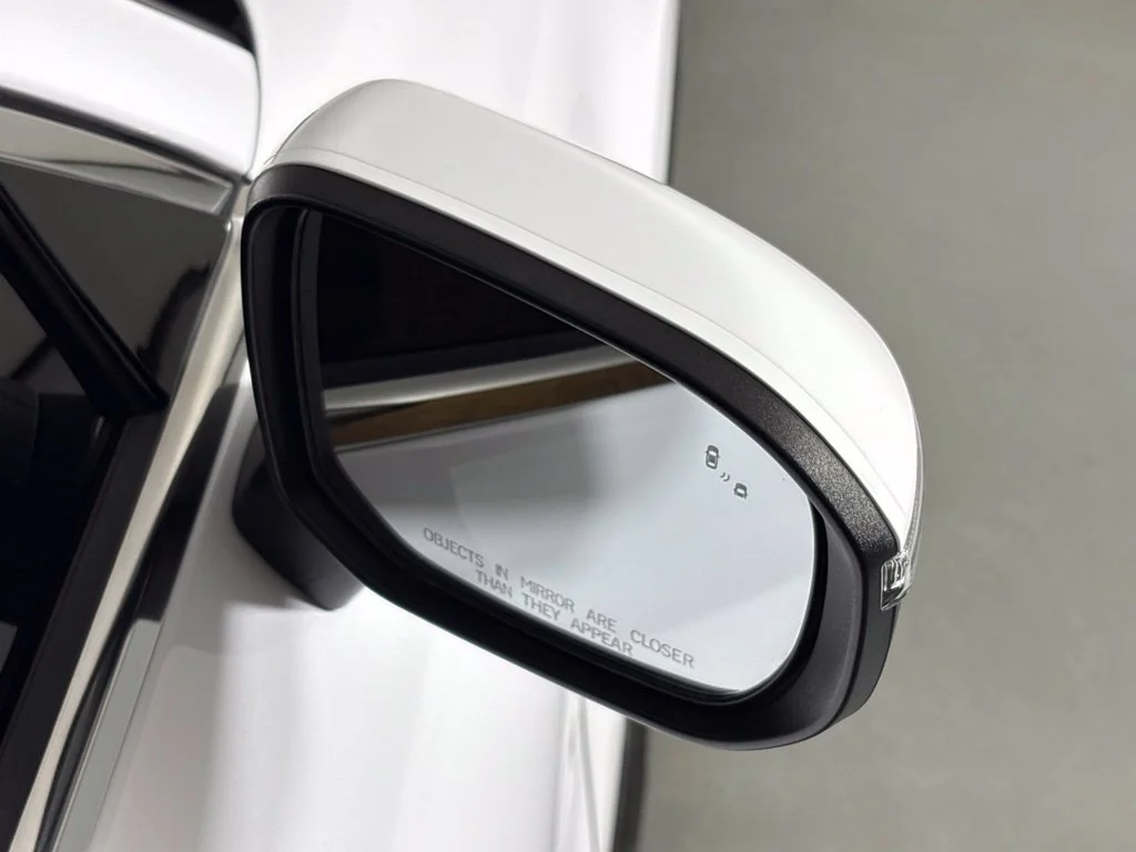 Used 2022 White Kia EX image 11