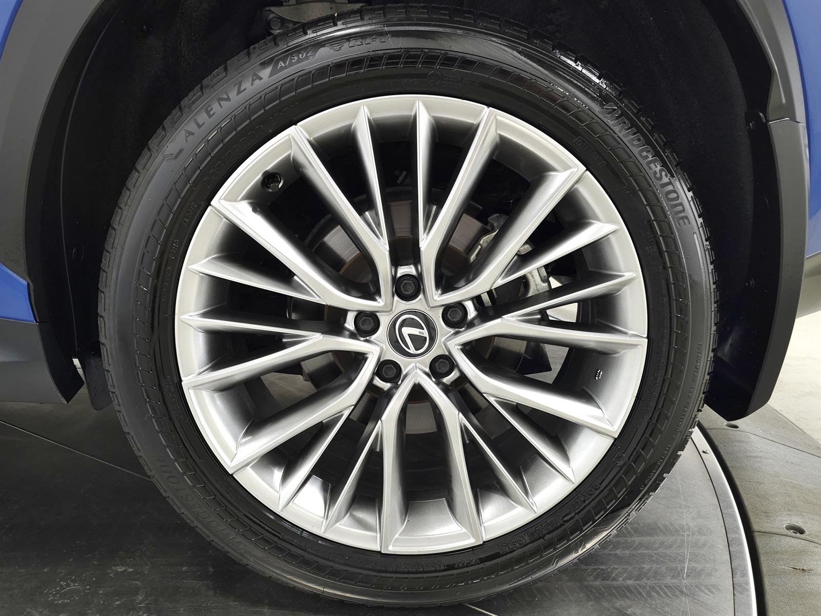 Certified Used 2025 Grecian Water 8y6 Lexus Luxury image 13