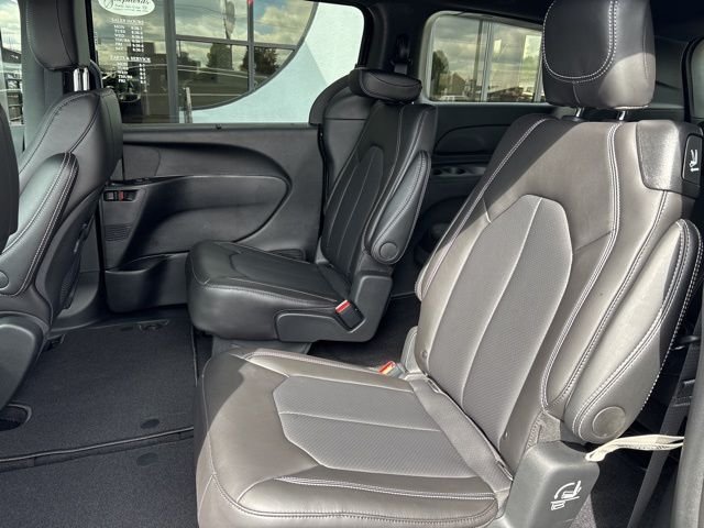 2026 Chrysler Pacifica Select - Photo 14