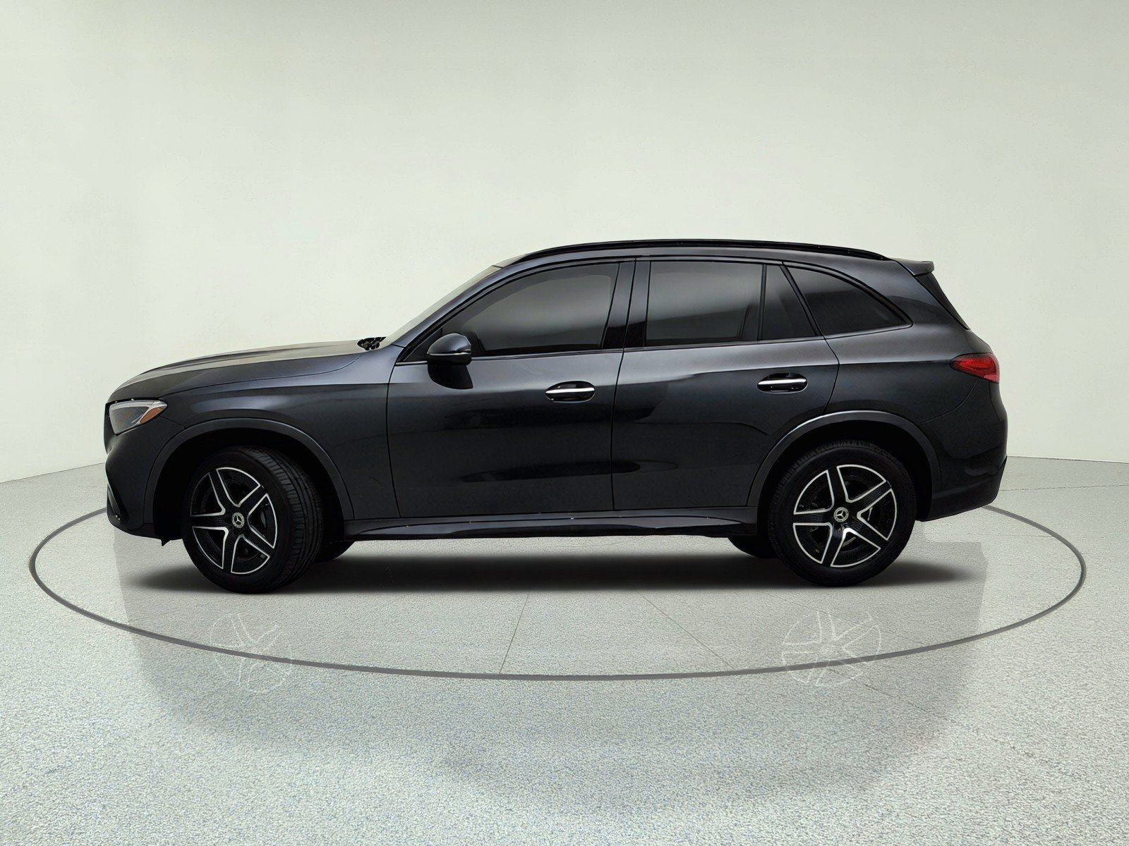 Certified Used 2024 Graphite Grey Metallic Mercedes-Benz GLC 300 image 14
