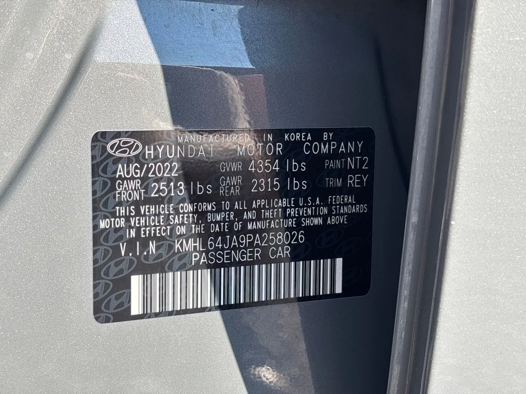 Used 2023 Gray Hyundai SEL image 11