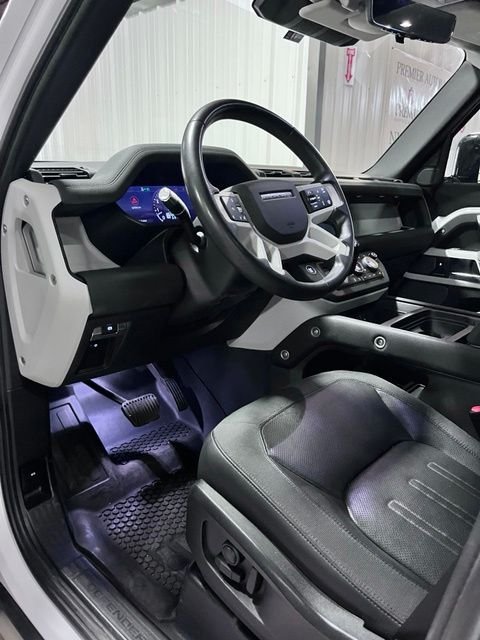 Used 2020 White Land Rover SE image 11