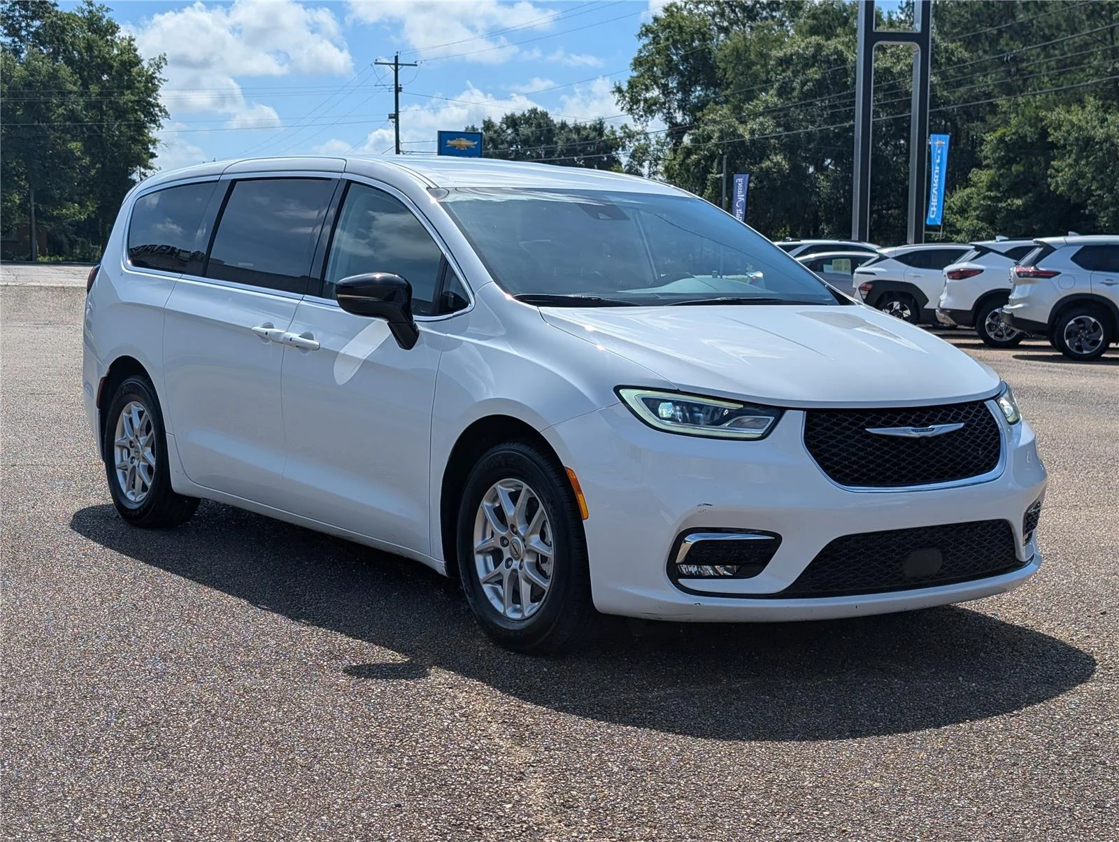 Used 2024 Bright White Clearcoat Chrysler Touring L image 7