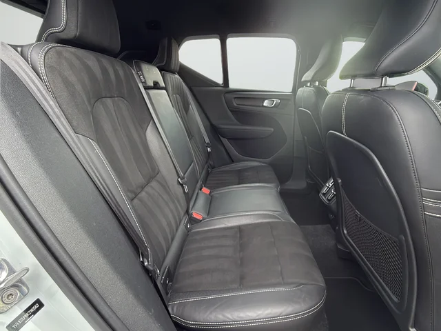 Used 2019 White Volvo R-Design image 11