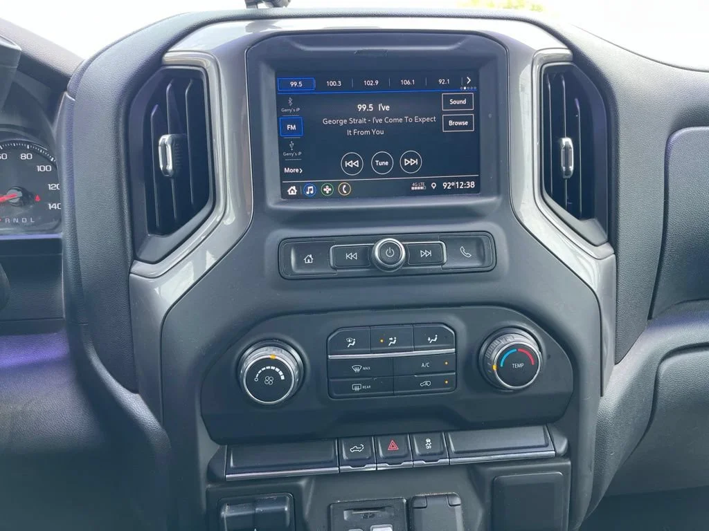 Used 2020 BLACK Chevrolet Custom image 13