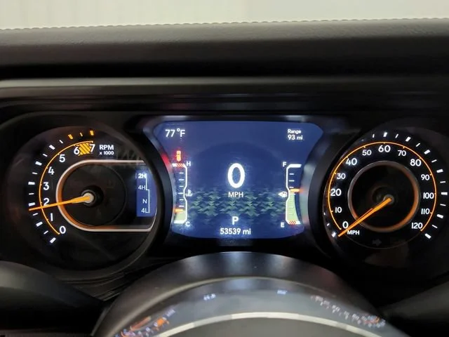 Used 2025 Bright White Cl Jeep Sahara image 19
