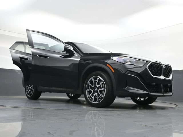 Used 2025 Black BMW xDrive28i image 41