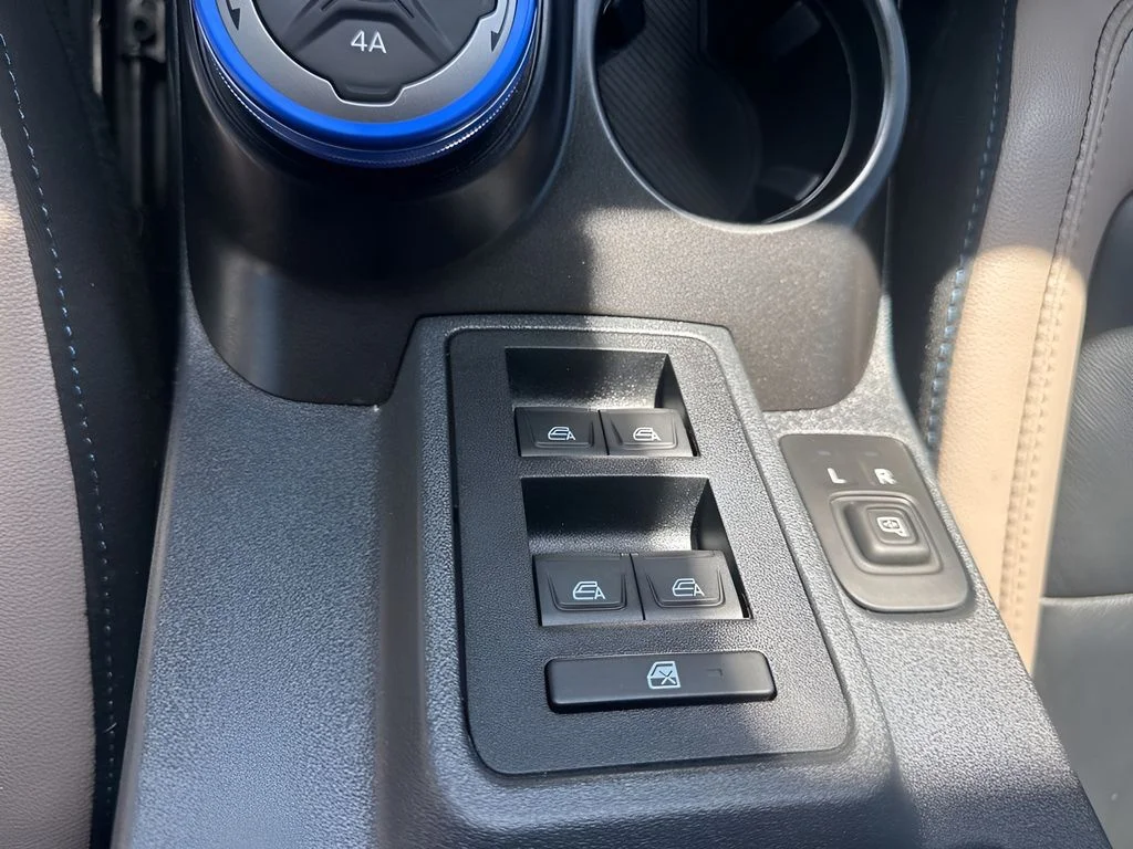Used 2023 Green Ford Wildtrak image 18