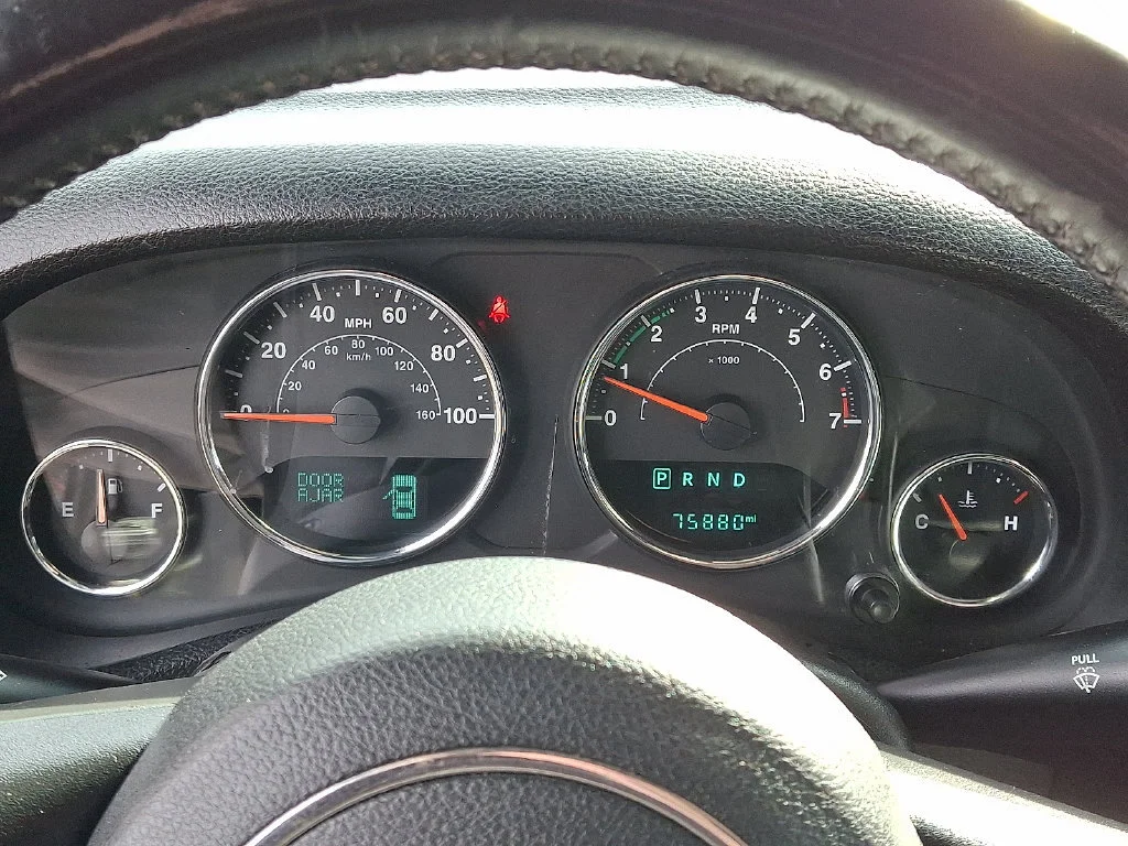 Used 2018 Gray Jeep Sport S 4x4 image 26