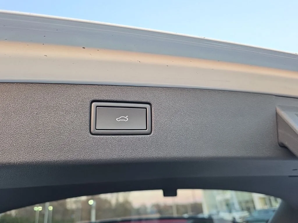 2026 Volkswagen Tiguan SE R-LINE BLACK - Photo 31