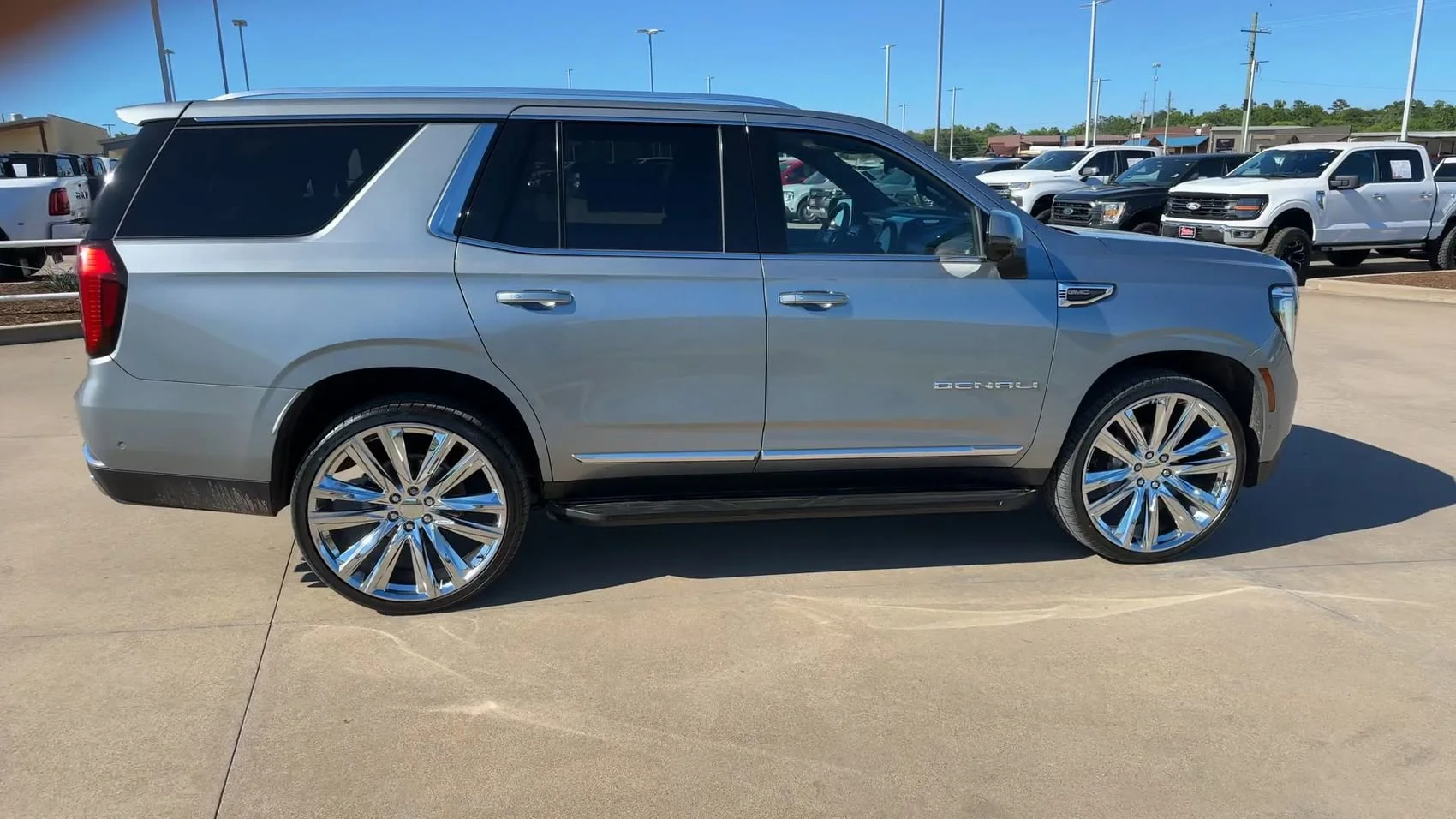 Used 2025 Sterling Metallic GMC Denali image 8