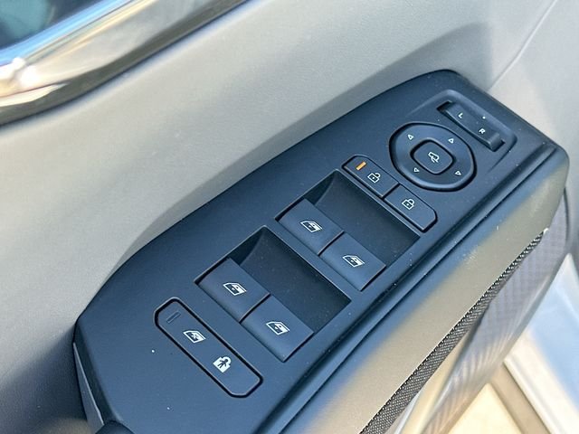 New 2026 Glacial White Pearl / Black Ro Kia GT-Line AWD image 18