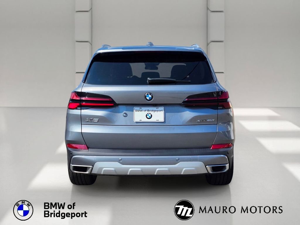 Used 2024 Gray BMW xDrive40i image 5