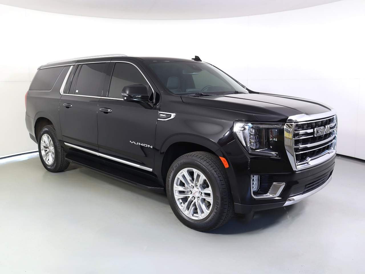 Used 2023 Onyx Black GMC SLT image 5