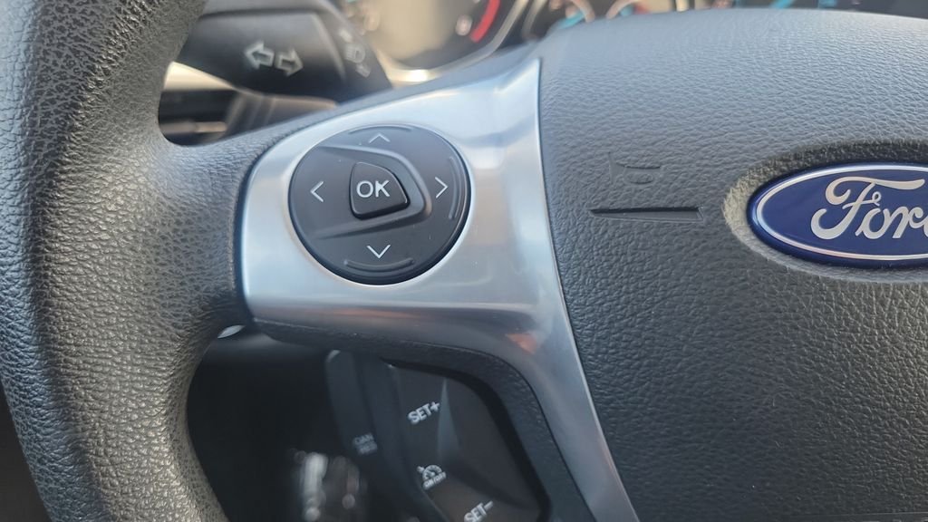 Used 2015 Blue Ford SE image 18