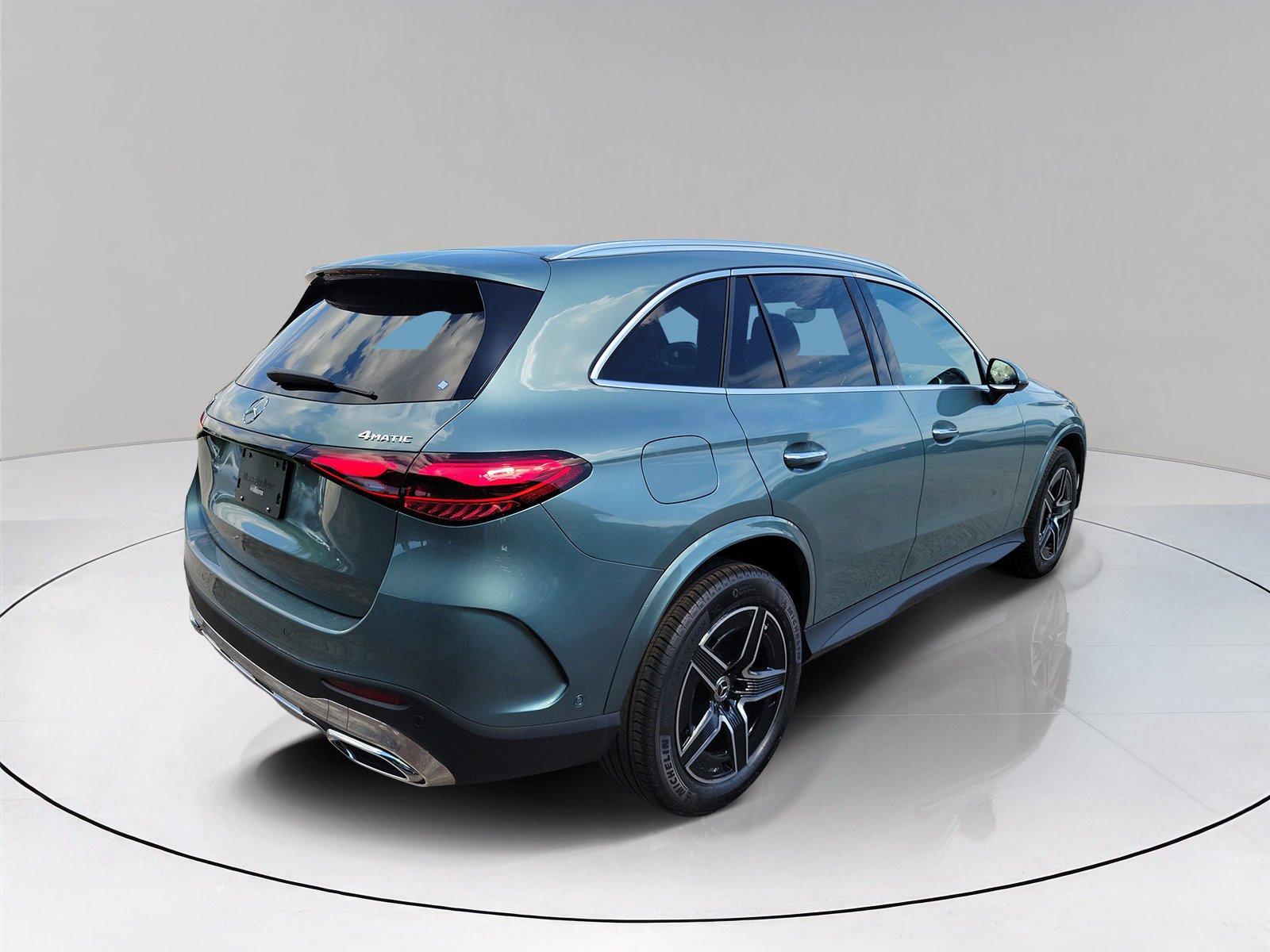 New 2026 Verde Silver Metallic Mercedes-Benz GLC 300 image 36