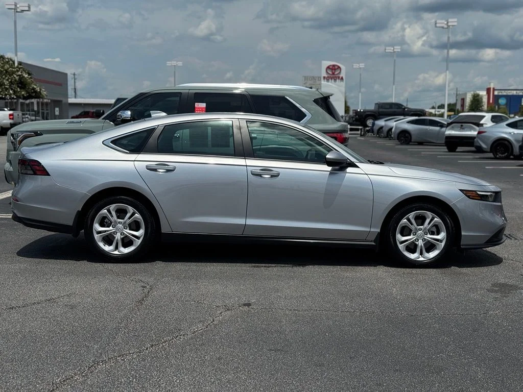Used 2025  Honda LX image 7