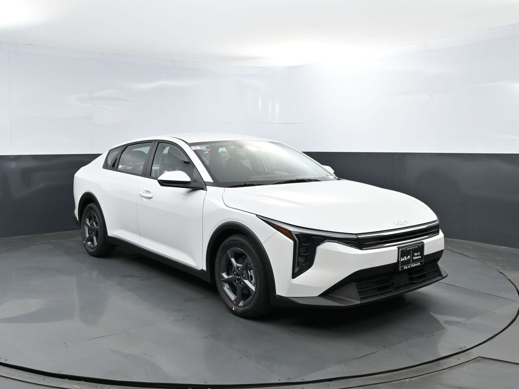 New 2026 Snow White Pearl Kia LXS image 3