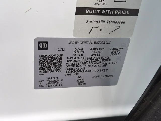 Used 2023 White GMC SLE image 30
