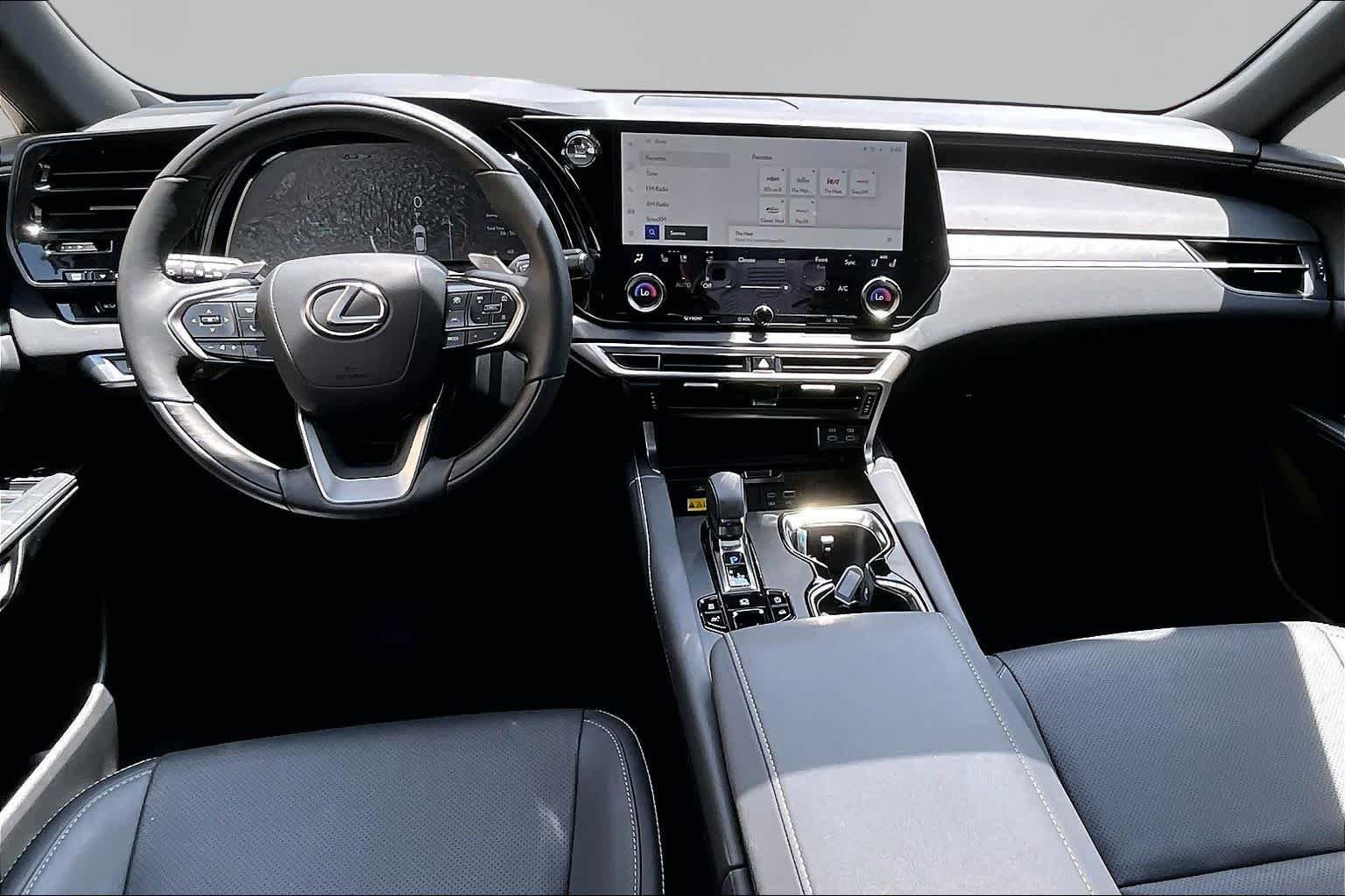 Used 2025 Copper Crest Lexus Premium image 16