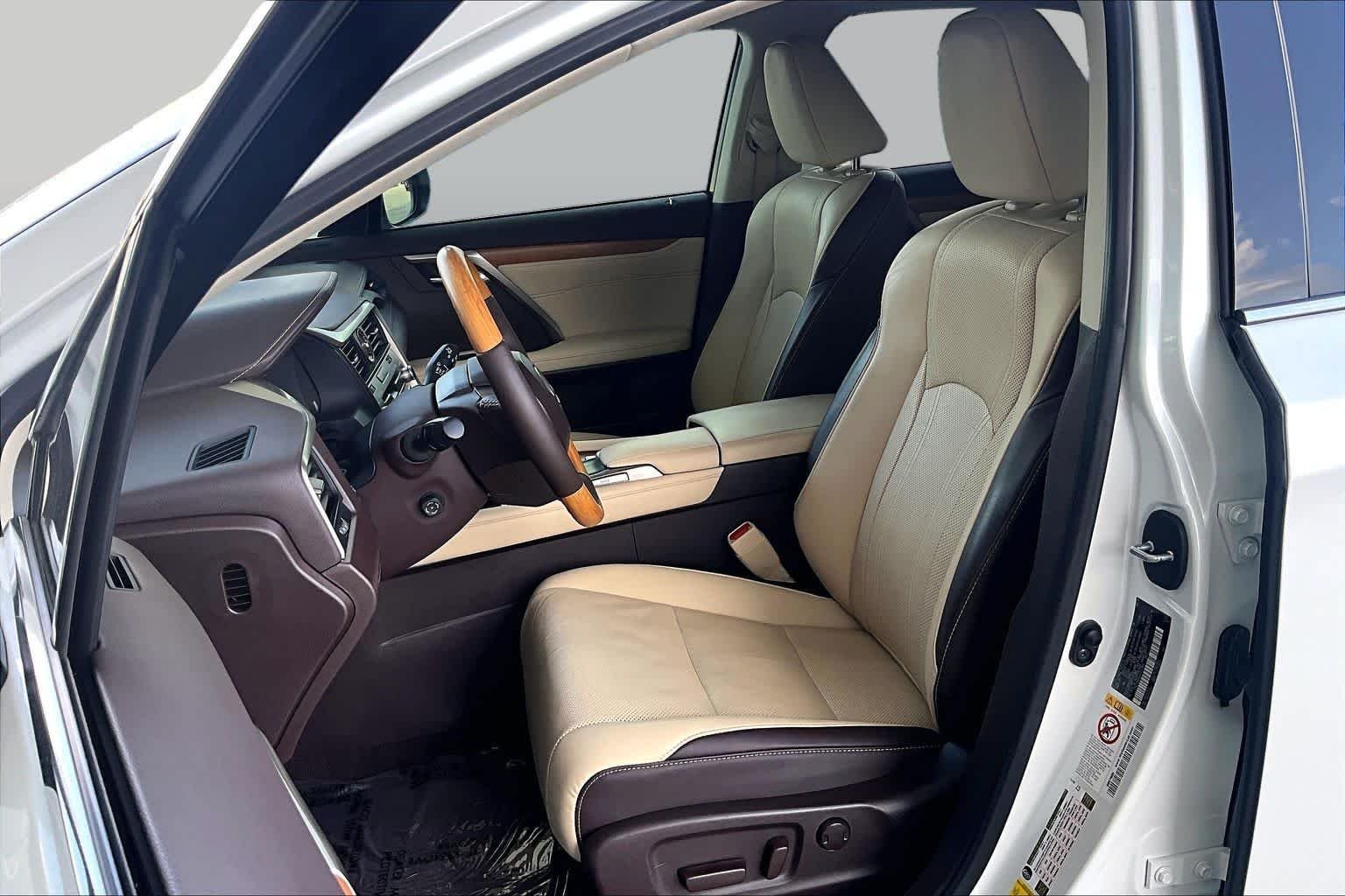 Used 2016 Eminent White Pearl Lexus  image 8