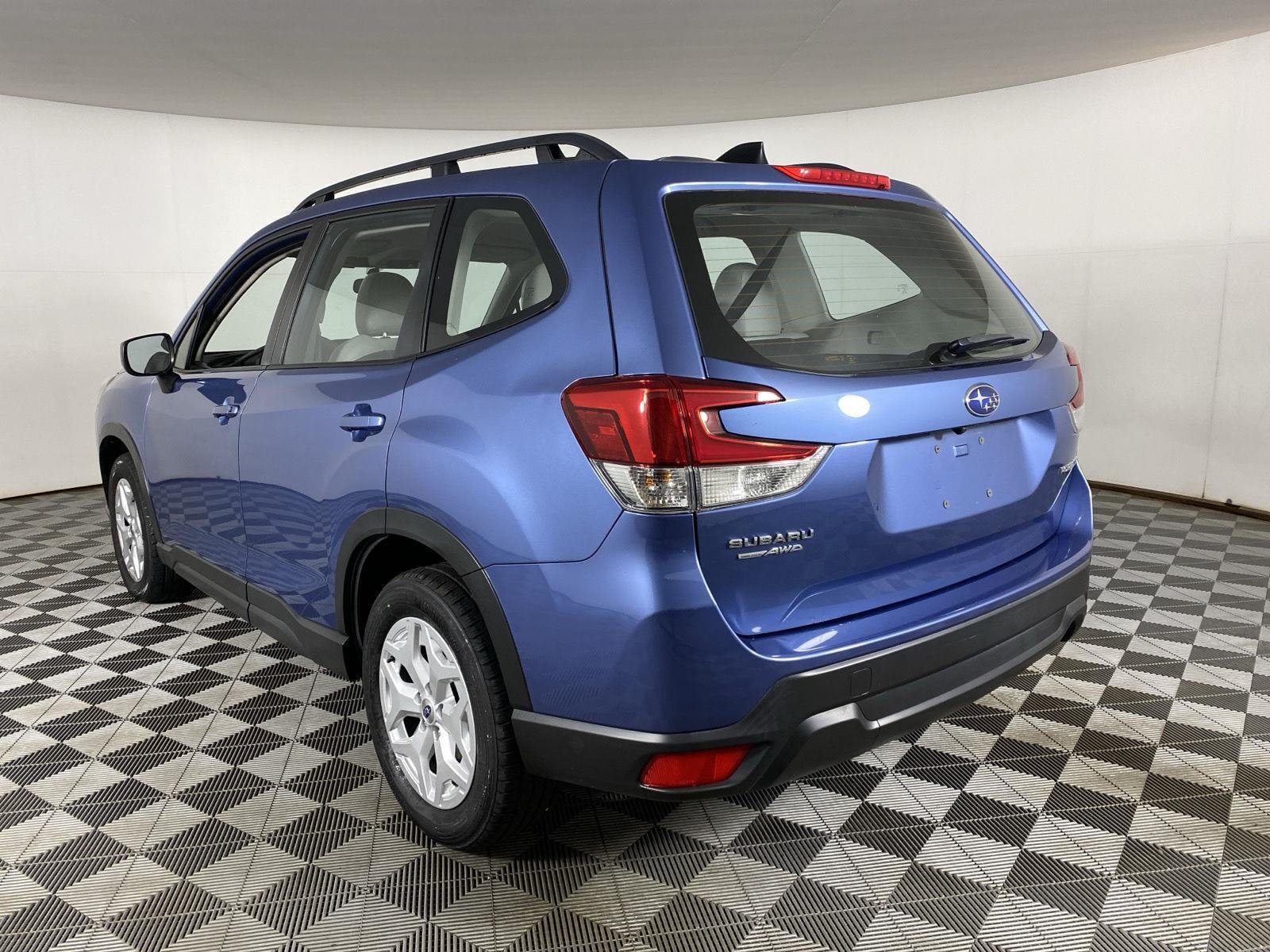 Used 2024 Horizon Blue Pearl Subaru Base image 5