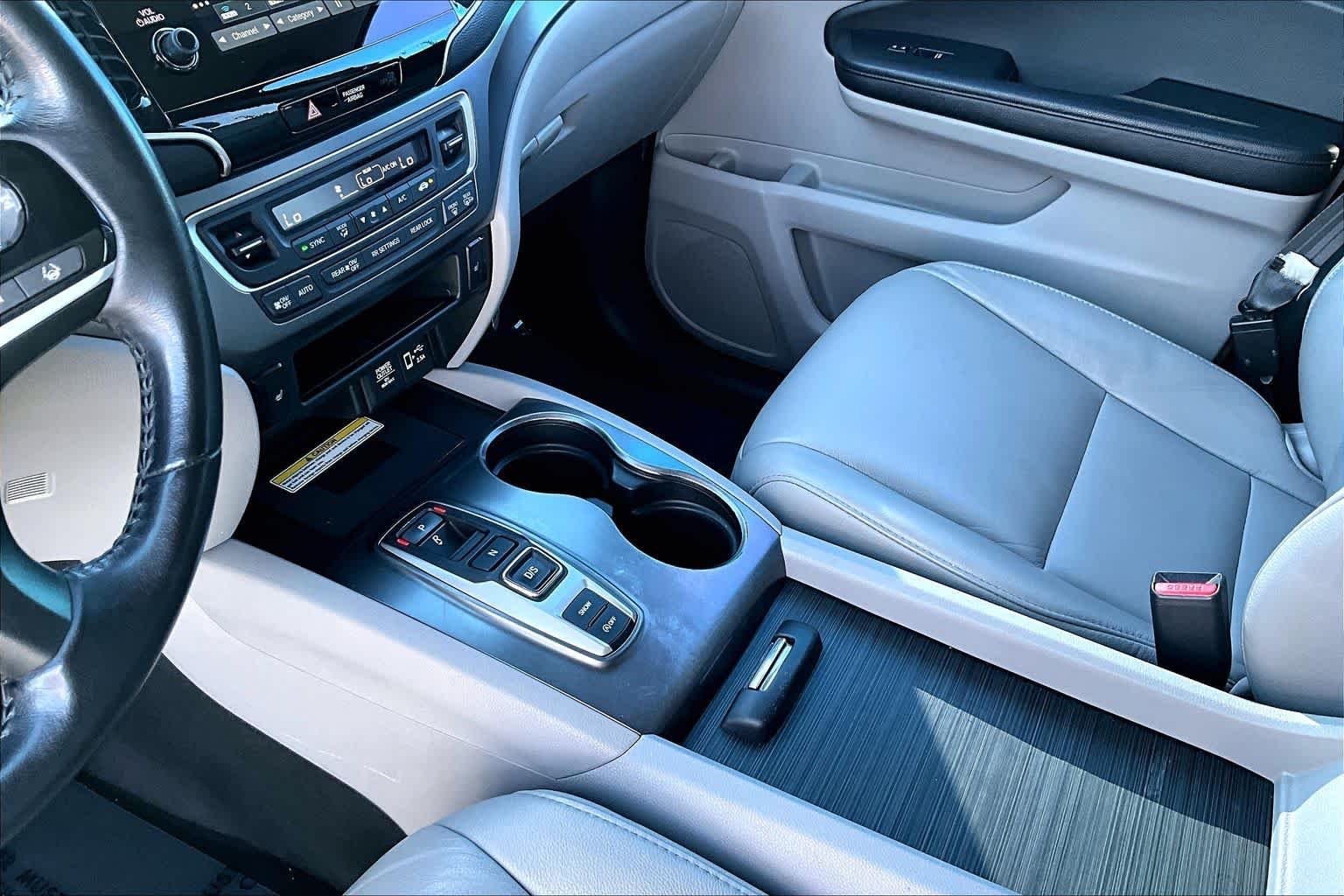 Used 2021 Lunar Silver Metallic Honda Special Edition image 15