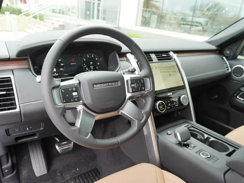 New 2024 Varesine Blue Land Rover Dynamic SE image 10
