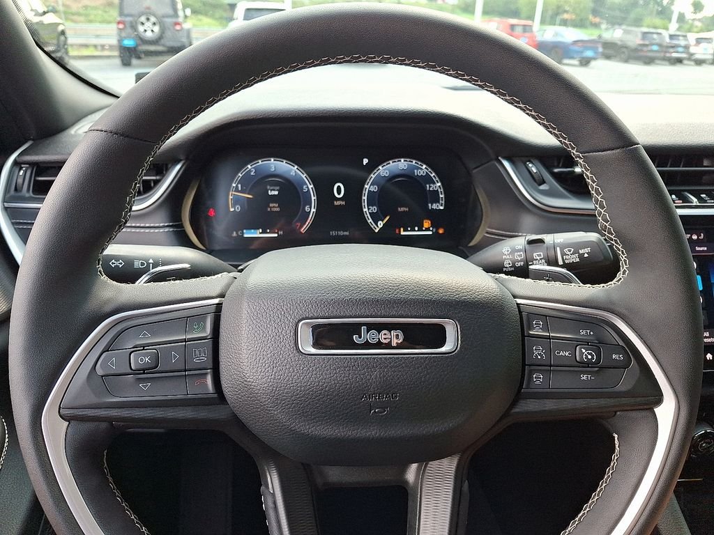 Used 2023 White Jeep Altitude image 20