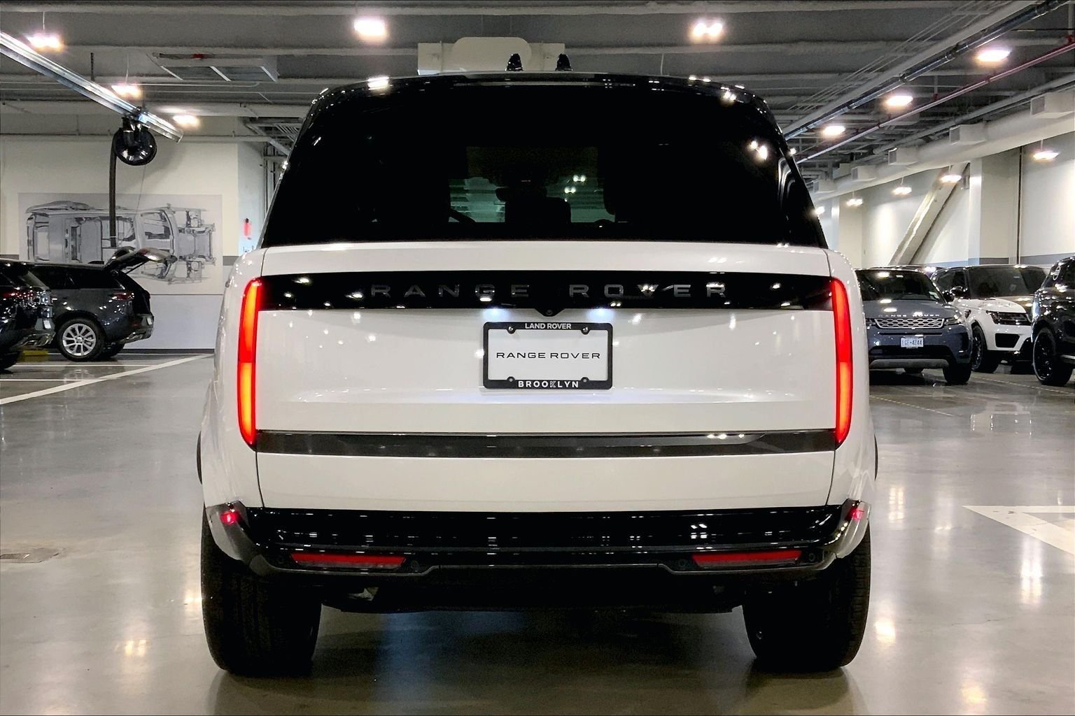 New 2026 Ostuni Pearl White LAND ROVER SE image 4