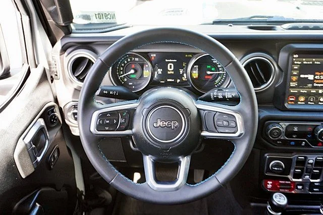 Used 2023 White Jeep Rubicon 4xe image 20