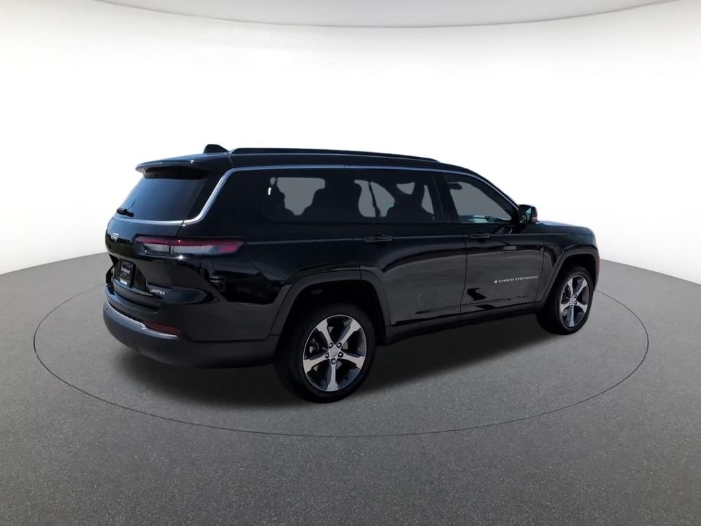New 2026 Diamond Black Crystal Pearlcoat Jeep Limited image 7