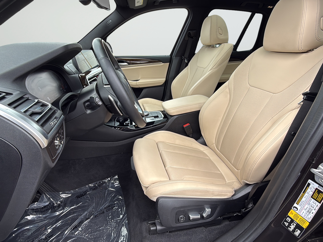 Used 2023 Gray BMW xDrive30i image 10