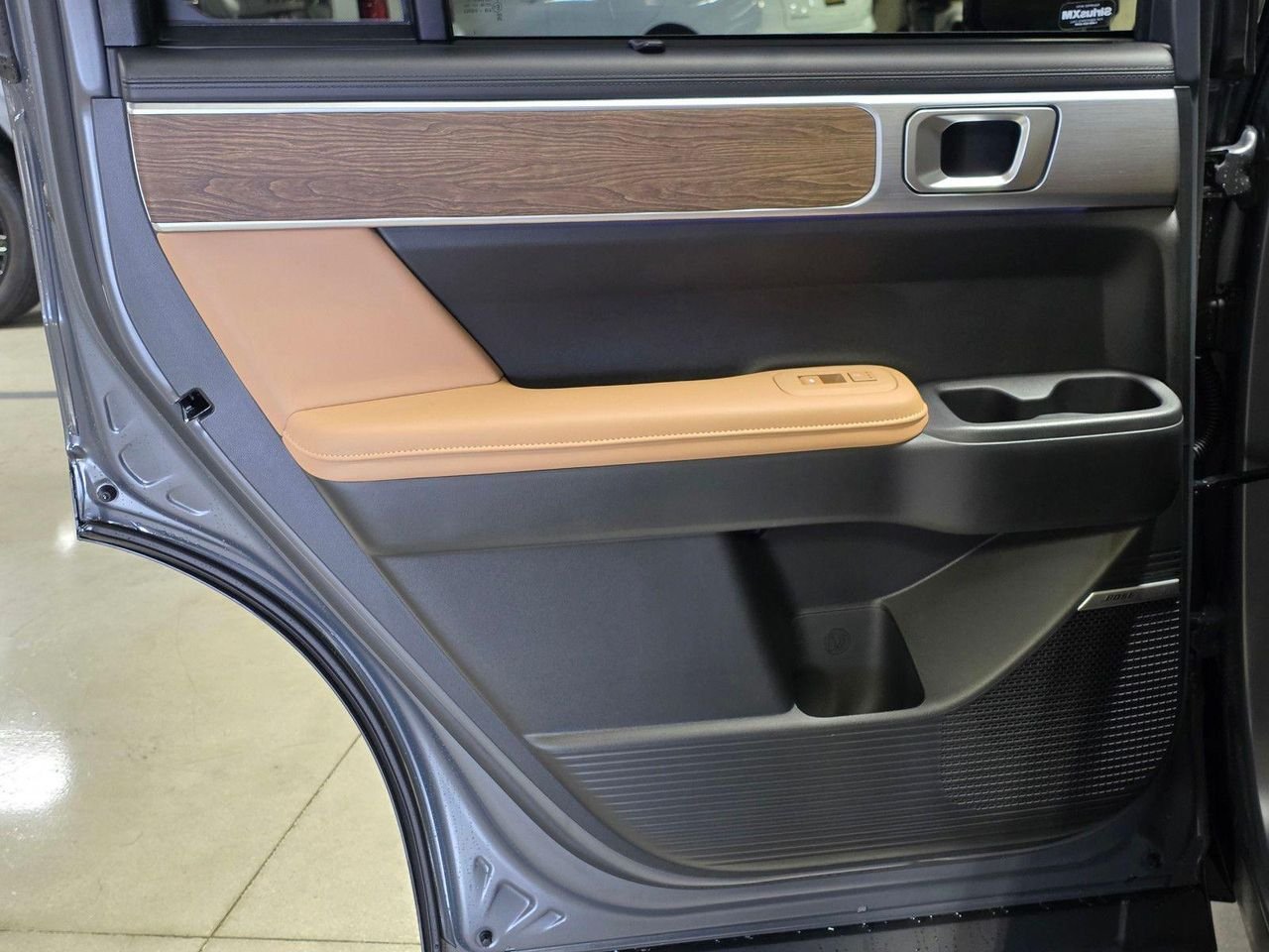 New 2026 Ecotronic Gray Matte Hyundai Calligraphy AWD image 13