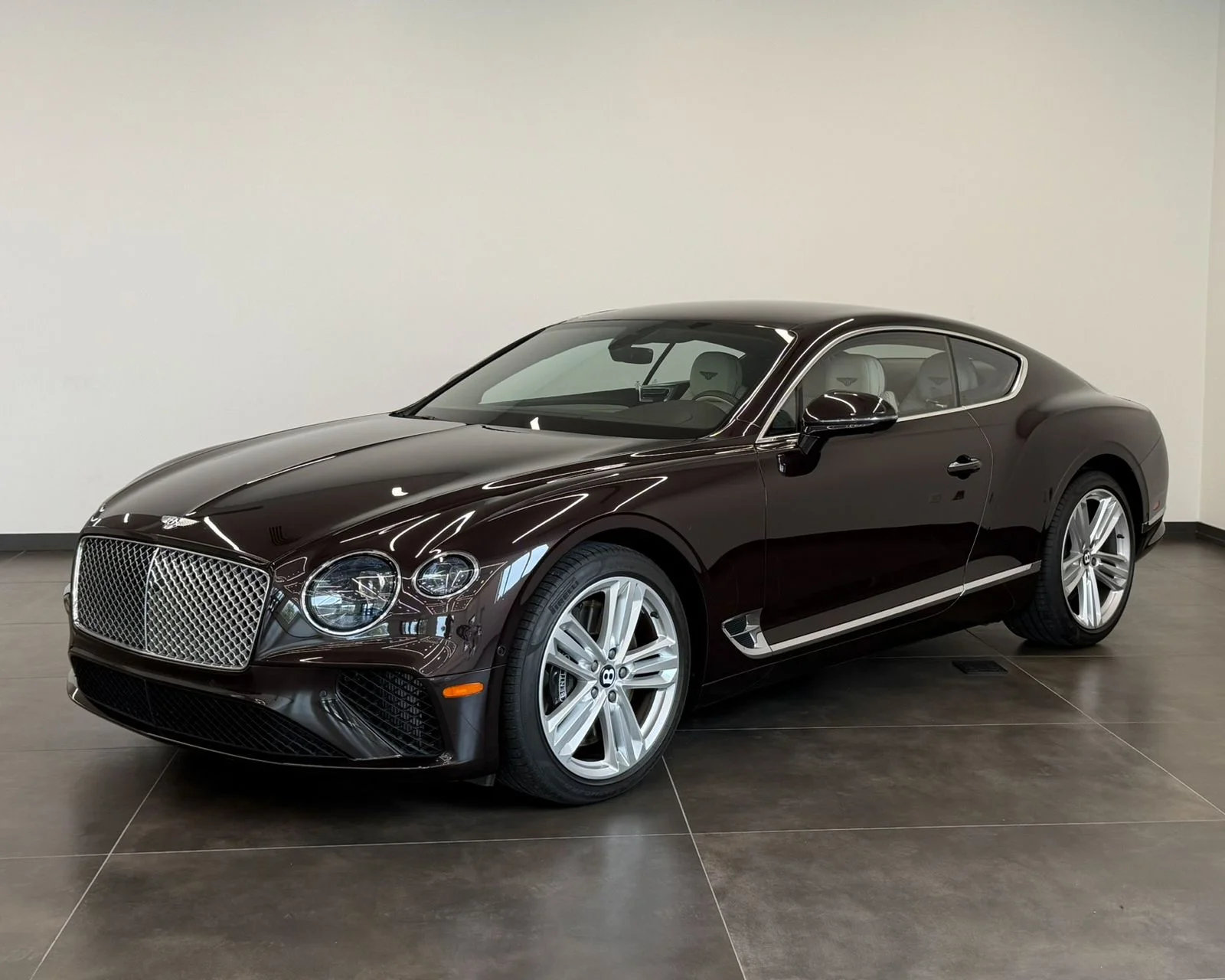 Used 2023 Brown Bentley V8 image 7