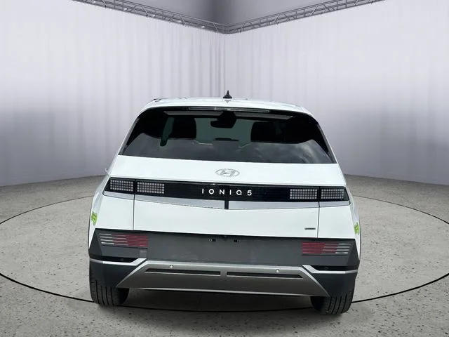 Used 2023 Atlas White Hyundai SEL image 8