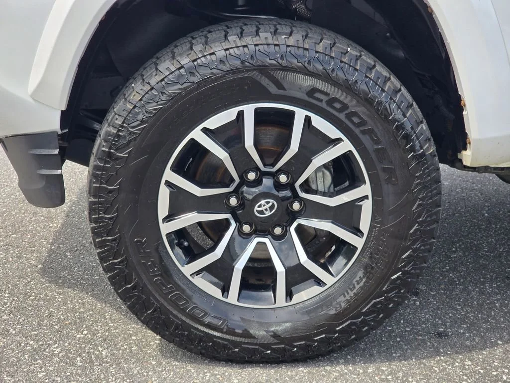 2021 Toyota Tacoma TRD Sport - Photo 23