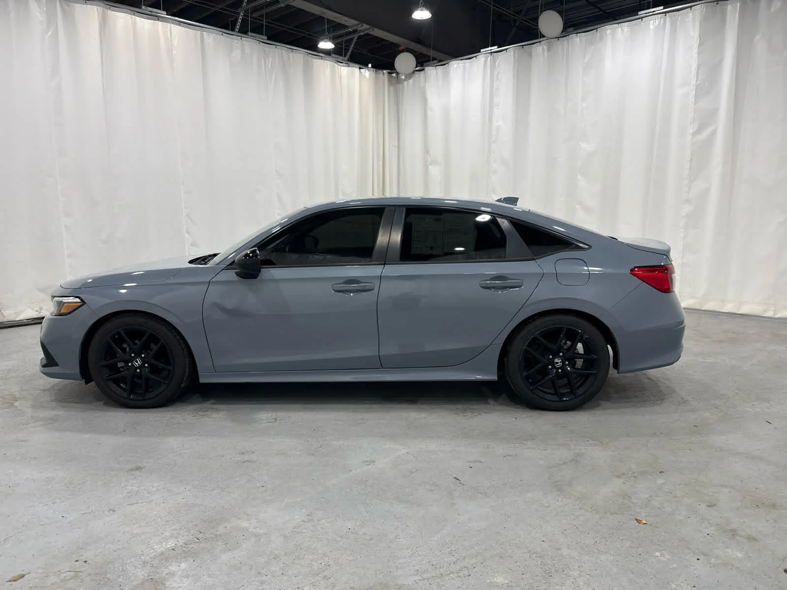 Used 2023  Honda Sport image 2
