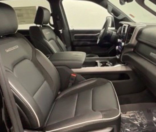 New 2026 Diamond Black Crystal Pearl-Coat Exterior Paint RAM Laramie image 9
