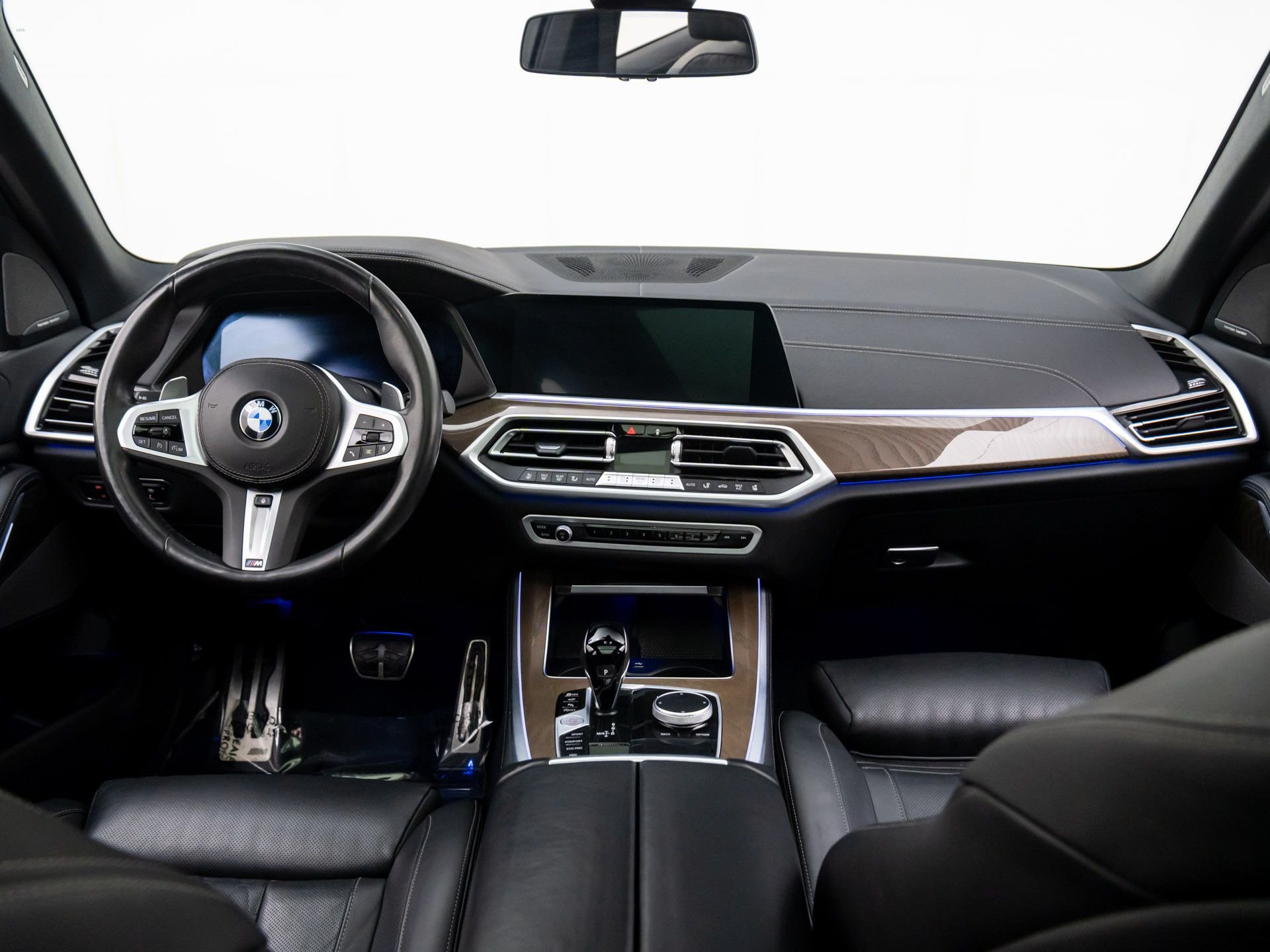 Certified Used 2023 Alpine White BMW M50i image 10