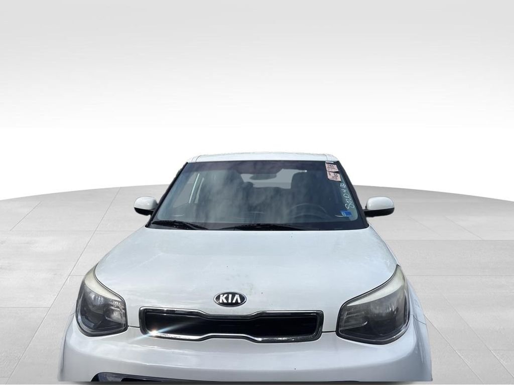 Used 2016 White Kia Plus image 4