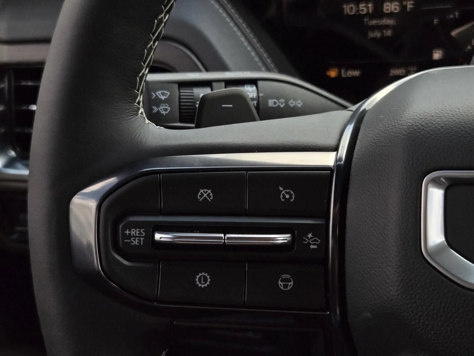2026 GMC Yukon Denali Ultimate - Photo 13