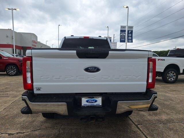 Used 2024 Oxford White Ford XLT image 4