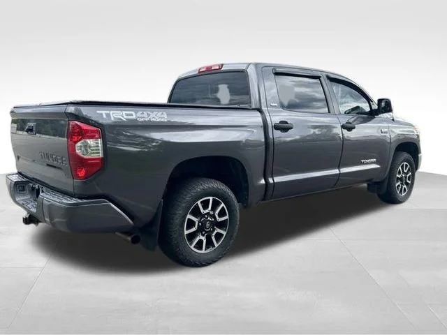 Used 2017 Gray Toyota SR5 image 9