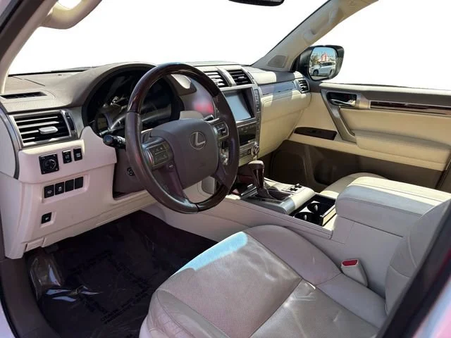 Used 2018 White Lexus GX 460 image 12
