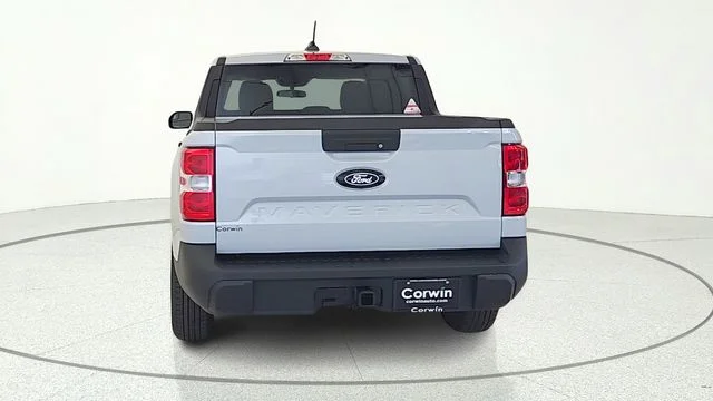 New 2026 Space White Metallic Ford XLT image 29