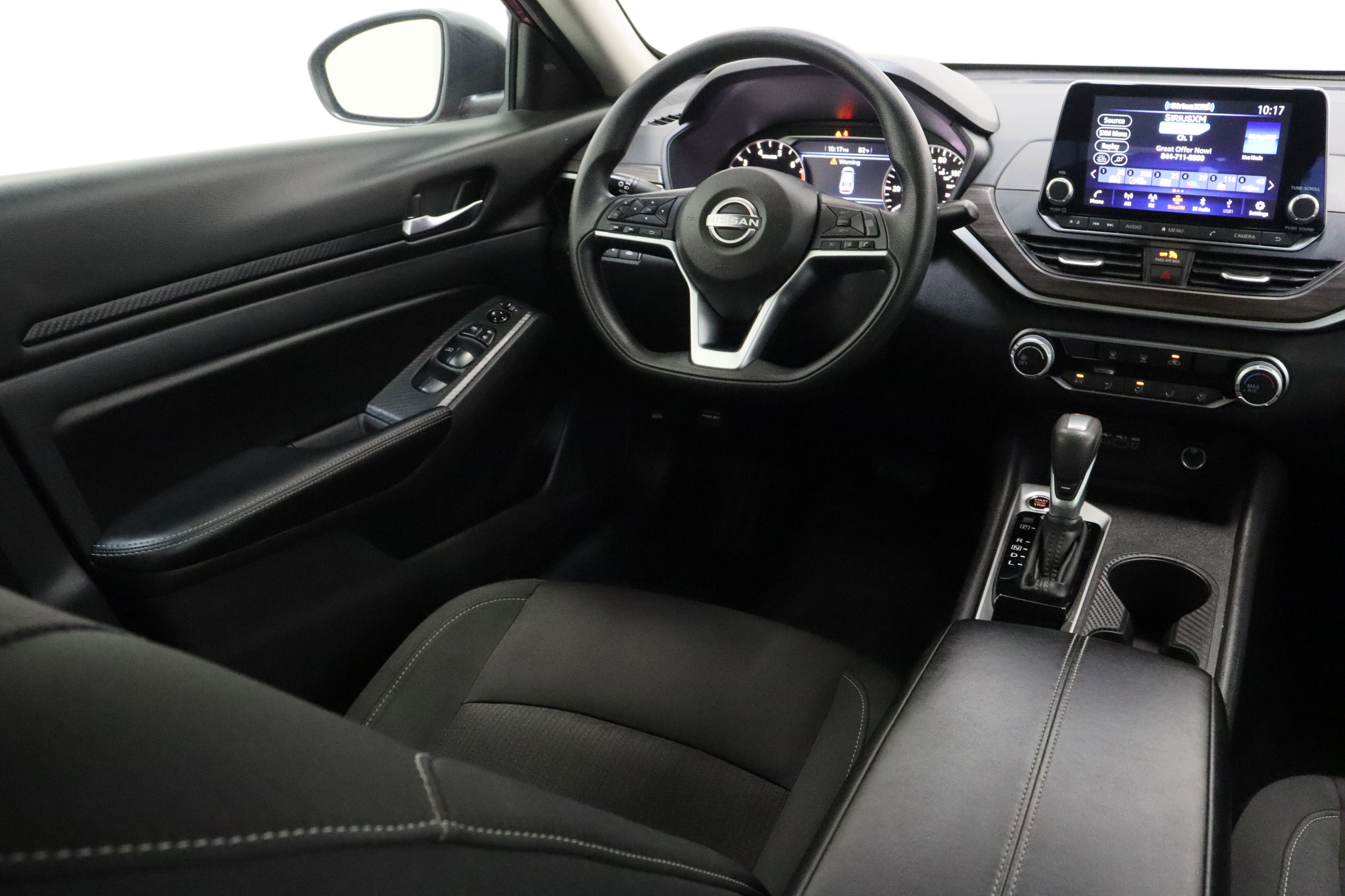 2025 Nissan Altima SV - Photo 30
